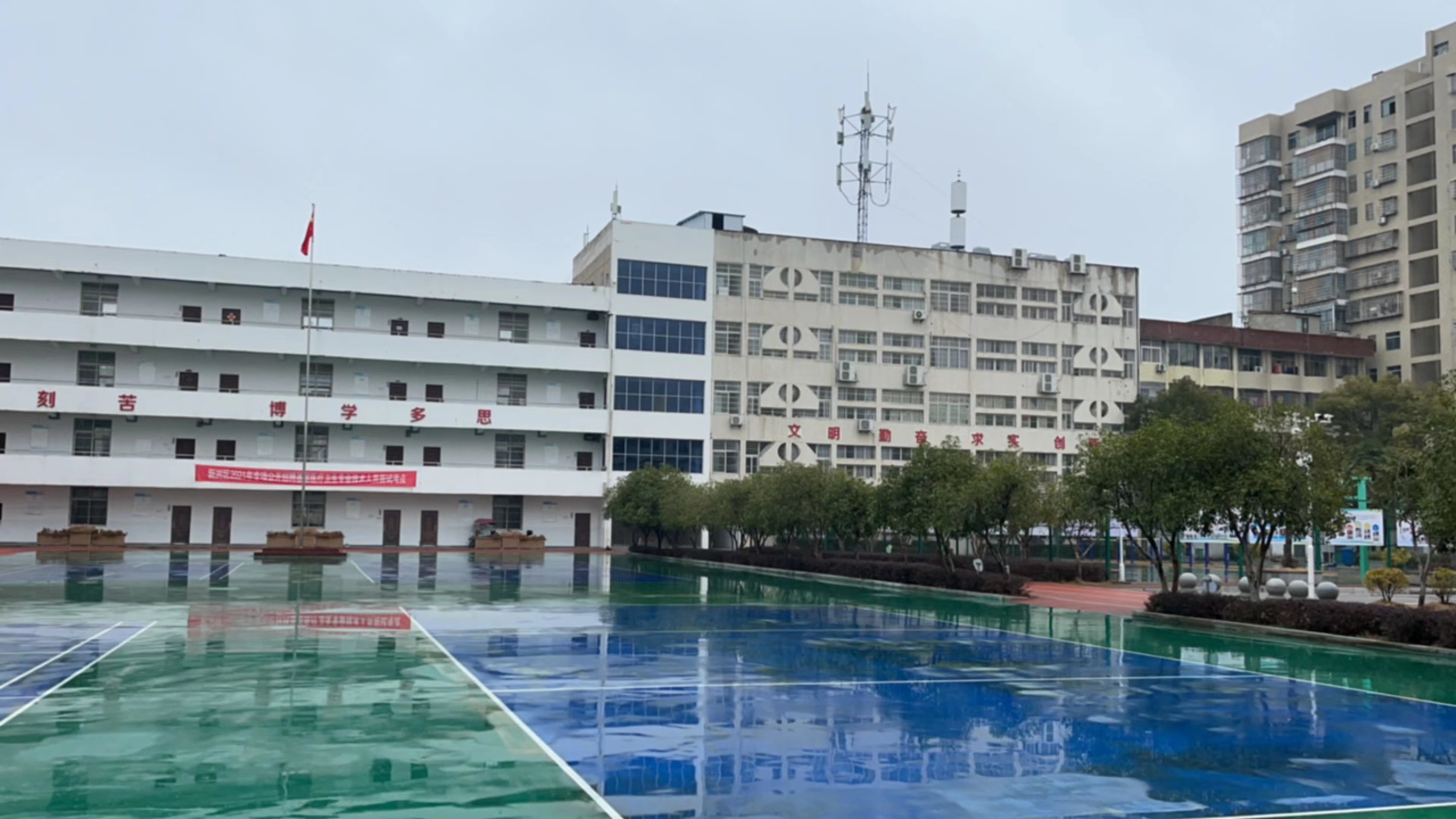 教学楼照片.jpg